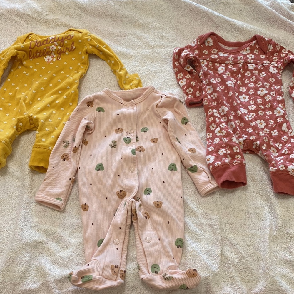 Set Of 3 Carter’s: Newborn.